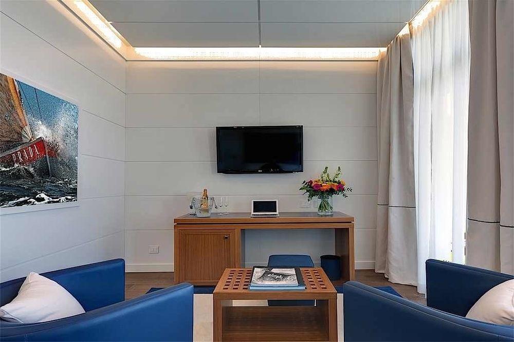 Yacht Club Marina Di Loano Ξενοδοχείο Εξωτερικό φωτογραφία