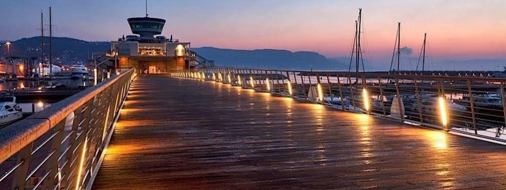 Yacht Club Marina Di Loano Ξενοδοχείο Εξωτερικό φωτογραφία