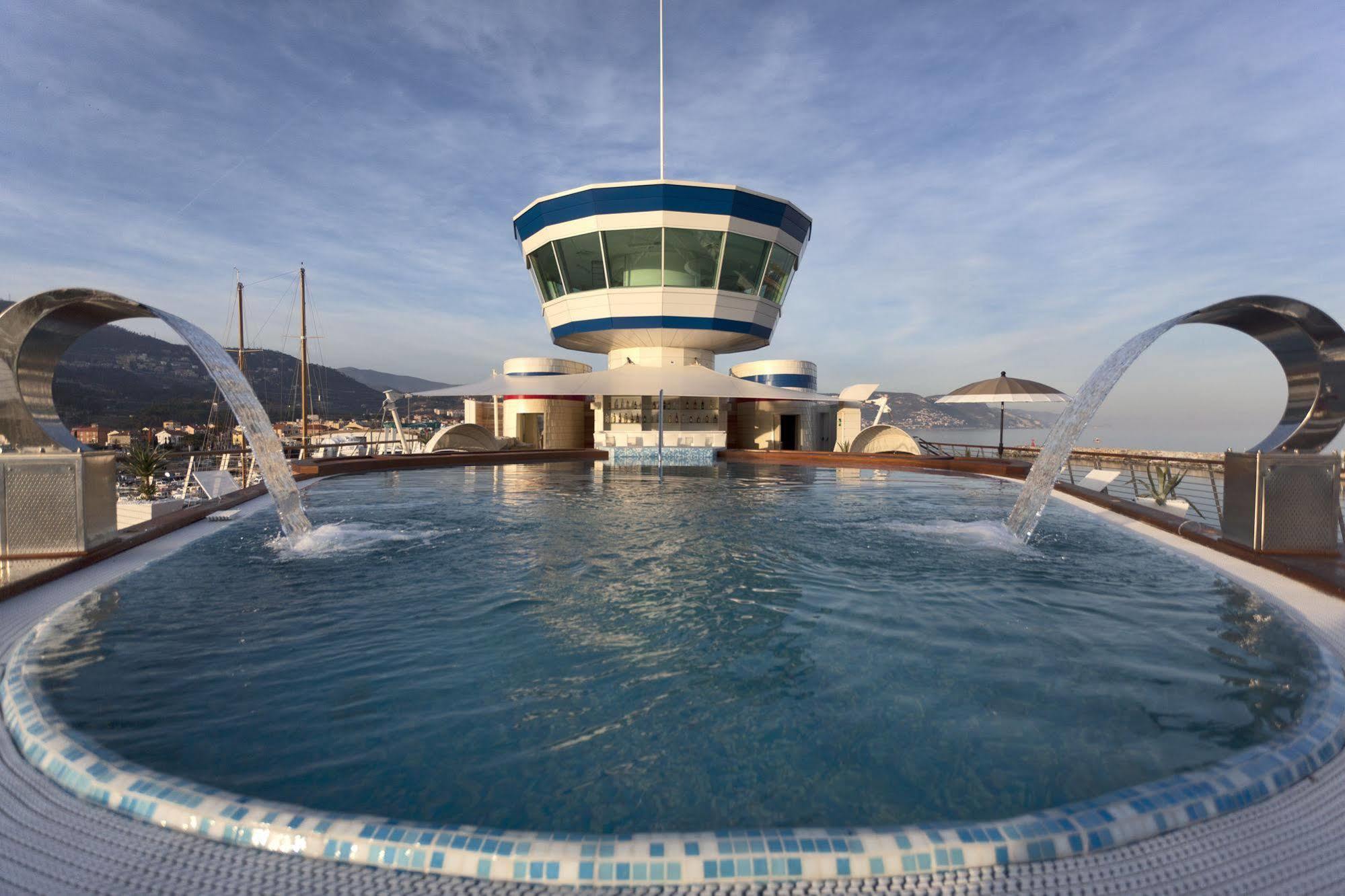 Yacht Club Marina Di Loano Ξενοδοχείο Εξωτερικό φωτογραφία