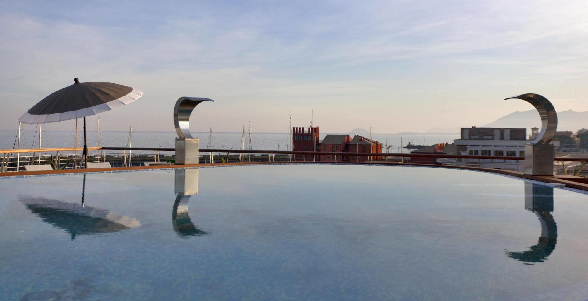 Yacht Club Marina Di Loano Ξενοδοχείο Εξωτερικό φωτογραφία
