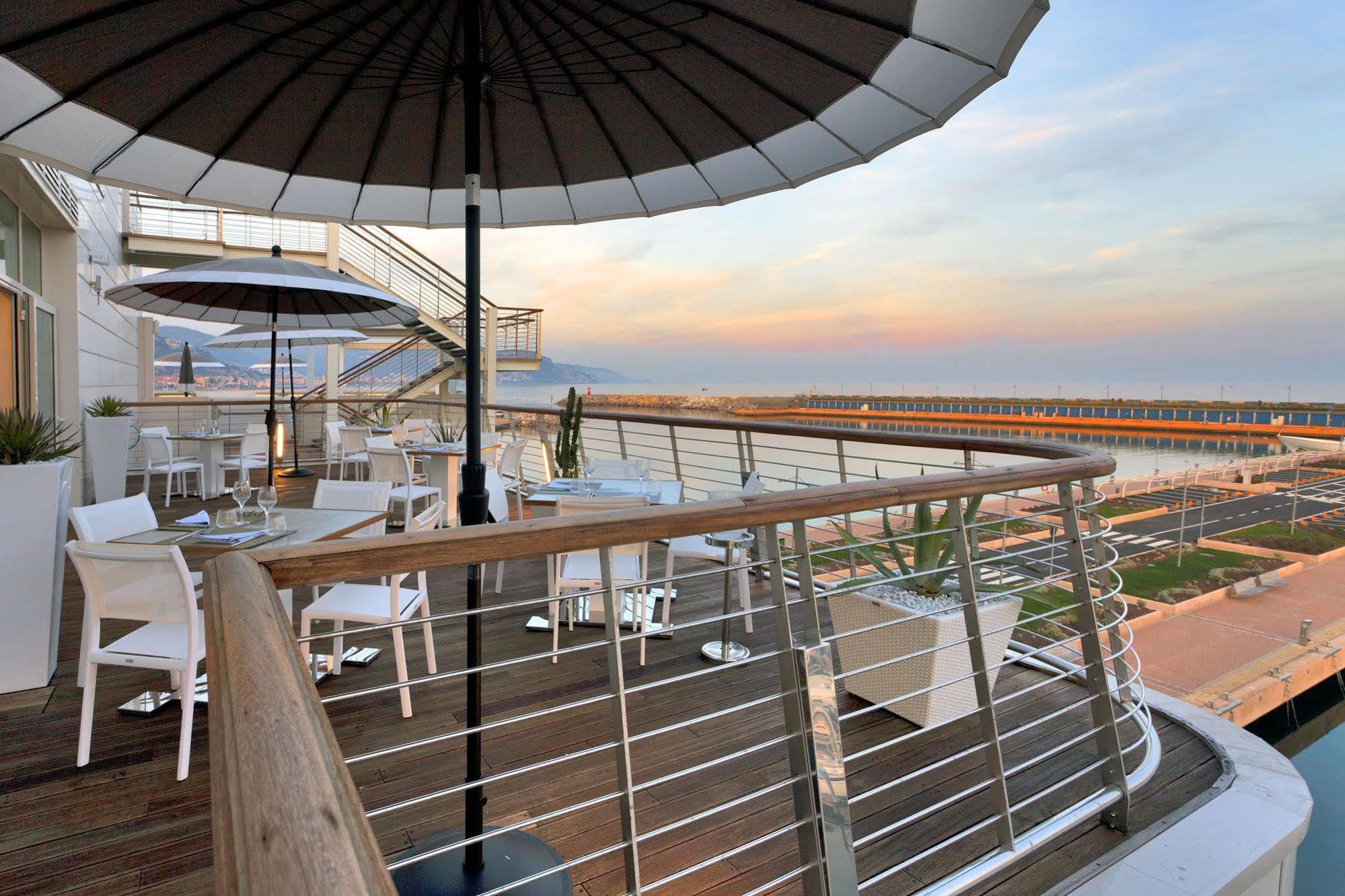 Yacht Club Marina Di Loano Ξενοδοχείο Εξωτερικό φωτογραφία